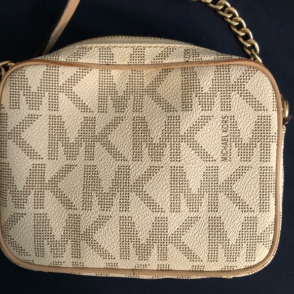 Michael Kors Crossbody - Picture 3 of 3